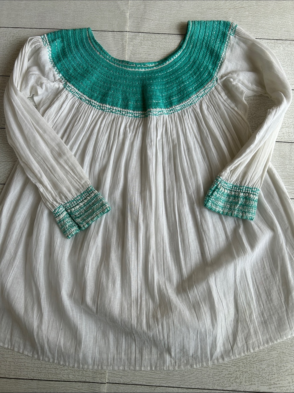 Indigenous tunic top ML white cotton Teal trim Long sleeves Lightweight NWOT